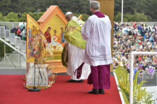 16-Apostolic Visit to Ireland: Holy Mass