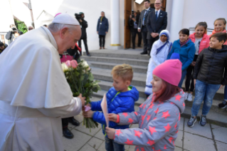 6-Apostolic Journey to Estonia: Meeting with those assisted by the Charitable Works of the Church 