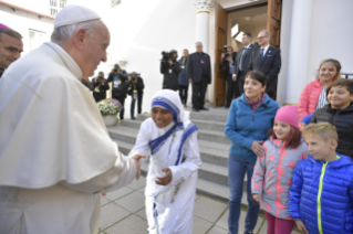 7-Apostolic Journey to Estonia: Meeting with those assisted by the Charitable Works of the Church 