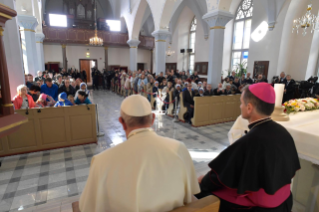 5-Viagem Apost&#xf3;lica &#xe0; Est&#xf4;nia: Encontro com os assistidos pelas Obras de Caridade da Igreja na Catedral dos Santos Pedro e Paulo