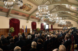 3-Voyage apostolique en Lettonie : Rencontre avec les autorités civiles, la société civile et le corps diplomatique