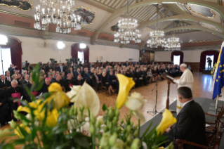 4-Voyage apostolique en Lettonie : Rencontre avec les autorités civiles, la société civile et le corps diplomatique
