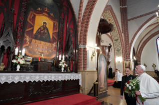 1-Apostolic Journey to Latvia: Visit to the catholic Saint James&#x2019; Cathedral 