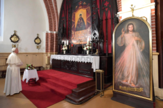 2-Viagem Apost&#xf3;lica &#xe0; Let&#xf4;nia: Visita &#xe0; Catedral Cat&#xf3;lica de S&#xe3;o Tiago