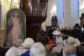 4-Viagem Apost&#xf3;lica &#xe0; Let&#xf4;nia: Visita &#xe0; Catedral Cat&#xf3;lica de S&#xe3;o Tiago