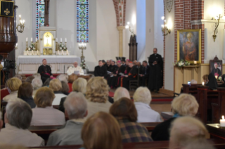 5-Voyage apostolique en Lettonie : Visite à la cathédrale catholique Saint-Jacques