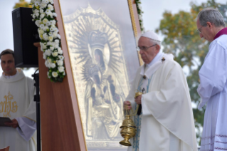 6-Apostolic Journey to Latvia: Holy Mass 