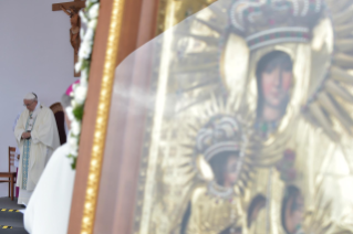 8-Viagem Apost&#xf3;lica &#xe0; Let&#xf4;nia: Santa Missa em Anglona