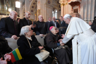 1-Viaje apost&#xf3;lico a Lituania: Encuentro con sacerdotes, religiosos/as, consagrados/as y seminaristas