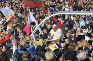 3-Viagem Apost&#xf3;lica &#xe0; Litu&#xe2;nia: Santa Missa no Parque Santakos em Kaunas 