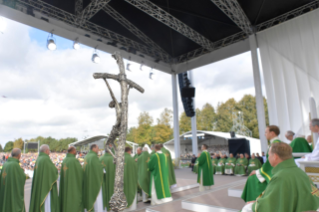 25-Viagem Apost&#xf3;lica &#xe0; Litu&#xe2;nia: Santa Missa no Parque Santakos em Kaunas 