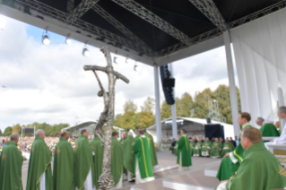 25-Apostolic Journey to Lithuania: Holy Mass  