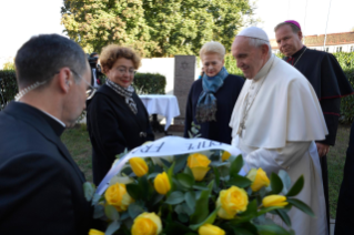 2-Apostolic Journey to Lithuania: Visit and prayer in the Museum of Occupations and Freedom Fights