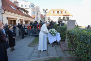 4-Apostolic Journey to Lithuania: Visit and prayer in the Museum of Occupations and Freedom Fights