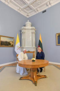 0-Voyage apostolique en Lituanie : Rencontre avec les autorités, la société civile et avec le corps diplomatique 