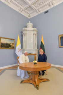 0-Apostolic Journey to Lithuania: Meeting with the Authorities, with civil Society and with the Diplomatic Corps  