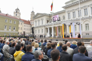 9-Voyage apostolique en Lituanie : Rencontre avec les autorités, la société civile et avec le corps diplomatique 