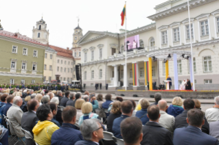 9-Viaggio Apostolico in Lituania: Incontro con le Autorit&#xe0;, con la Societ&#xe0; civile e con il Corpo Diplomatico