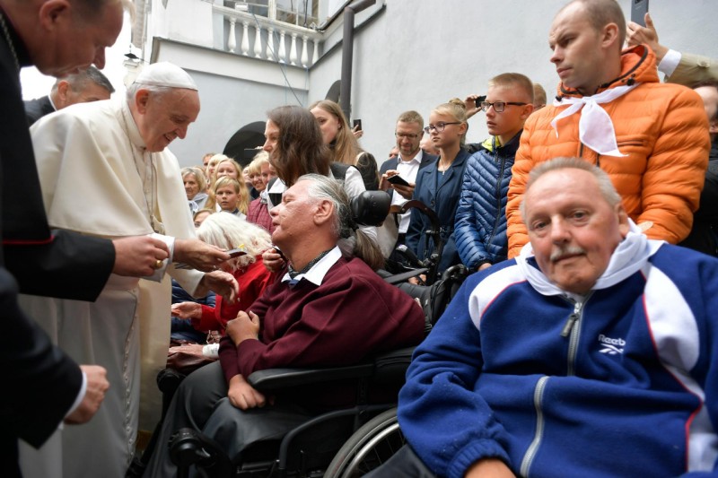 4-Viaggio Apostolico in Lituania: Visita al Santuario Mater Misericordiae