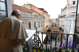 6-Voyage apostolique en Lituanie : Visite au sanctuaire Mater Misericordiae