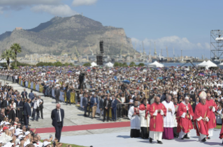 30-Visita pastoral a la diócesis de Palermo: Santa Misa en la memoria litúrgica del beato Pino Puglisi