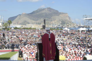 28-Visita pastoral a la diócesis de Palermo: Santa Misa en la memoria litúrgica del beato Pino Puglisi