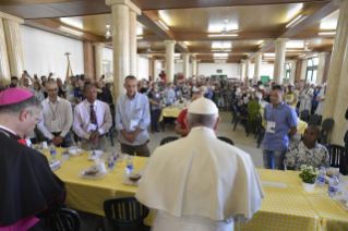 10-Pranzo alla Missione di Speranza e Carità (Fra' Biagio Conte)