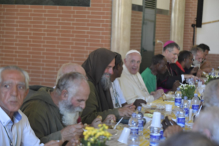 8-Pranzo alla Missione di Speranza e Carità (Fra' Biagio Conte)