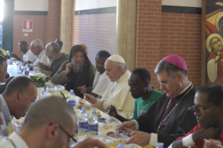 9-Almoço do Santo Padre na Missão Esperança e Caridade  (Frei Biagio Conte)