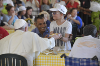 18-Almoço do Santo Padre na Missão Esperança e Caridade  (Frei Biagio Conte)