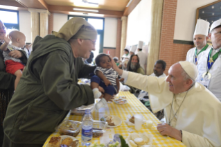 17-Almoço do Santo Padre na Missão Esperança e Caridade  (Frei Biagio Conte)