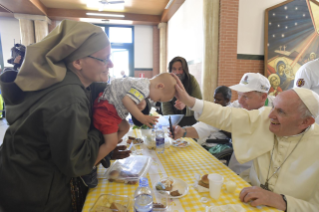 21-Almoço do Santo Padre na Missão Esperança e Caridade  (Frei Biagio Conte)