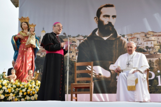 13-Pastoralbesuch in Pietrelcina: Begegnung mit den Gläubigen