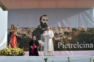 12-Pastoralbesuch in Pietrelcina: Begegnung mit den Gläubigen