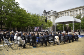 7-Apostolic Journey to Bulgaria: Meeting with the Authorities, with Civil Society and the Diplomatic Corps