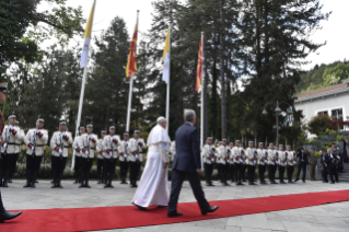 8-Begegnung mit den Vertretern der Regierung, der Zivilgesellschaft und mit dem Diplomatischen Korps 
