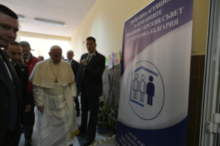 3-Viaggio Apostolico in Bulgaria: Visita del Santo Padre al Centro Profughi “Vrazhdebna”