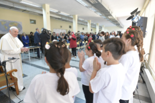 8-Apostolic Journey to Bulgaria: Private visit of the Holy Father to Vrazhdebna Refugee Center (Sofia)