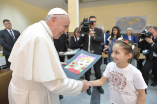 13-Viaggio Apostolico in Bulgaria: Visita del Santo Padre al Centro Profughi “Vrazhdebna”