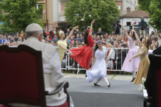 14-Apostolische Reise nach Nordmazedonien: Ökumenisches und interreligiöses Treffen mit Jugendlichen