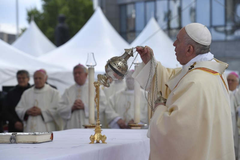 5-Apostolic Journey to North Macedonia: Holy Mass 