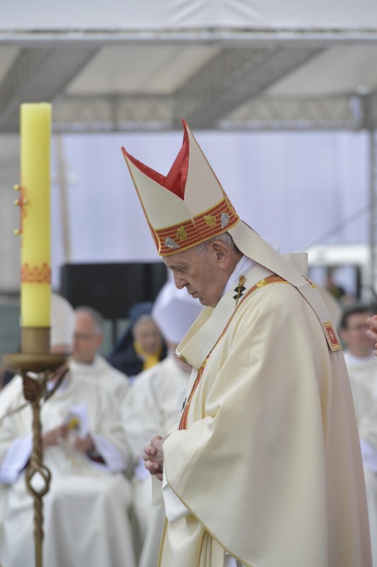 13-Apostolic Journey to North Macedonia: Holy Mass 