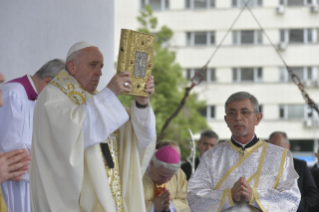 1-Apostolic Journey to Bulgaria: Holy Mass