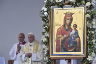 6-Apostolic Journey to Bulgaria: Holy Mass