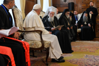 11-Viaje apostólico a Bulgaria: Visita al Patriarca y al Santo Sínodo