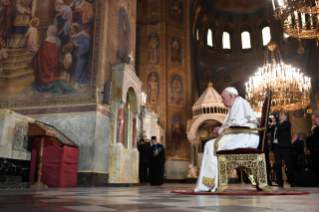 14-Viaje apostólico a Bulgaria: Visita al Patriarca y al Santo Sínodo