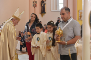 7-Viaje apostólico a Bulgaria: Santa Misa con celebración de primeras comuniones