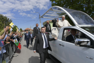 10-Viagem Apostólica à Bulgária: Santa Missa com Primeiras Comunhões na Igreja do Sagrado Coração Rakovsky