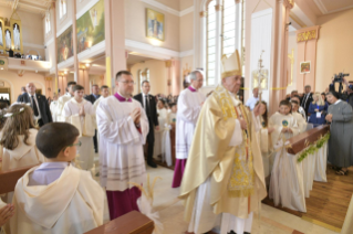 14-Viaggio Apostolico in Bulgaria: Santa Messa con le prime Comunioni  
