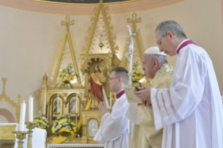 16-Apostolische Reise nach Bulgarien: Heilige Messe mit Erstkommunionen 